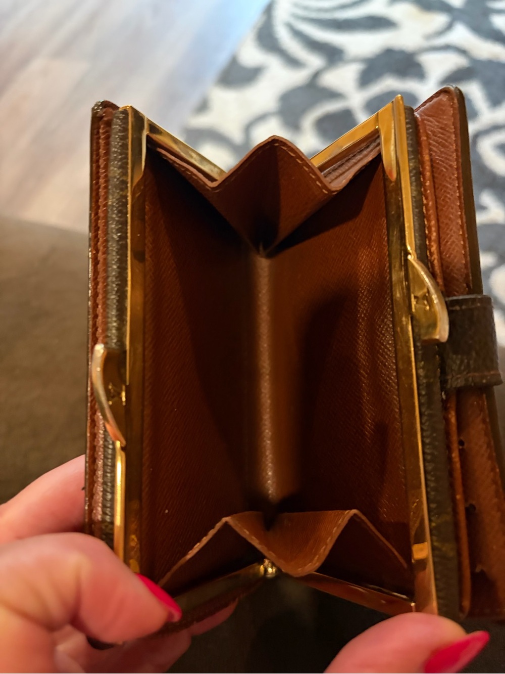 Louis Vuitton Monogram Canvas Brown & Gold Snap Compact Wallet - Picture 2 of 3
